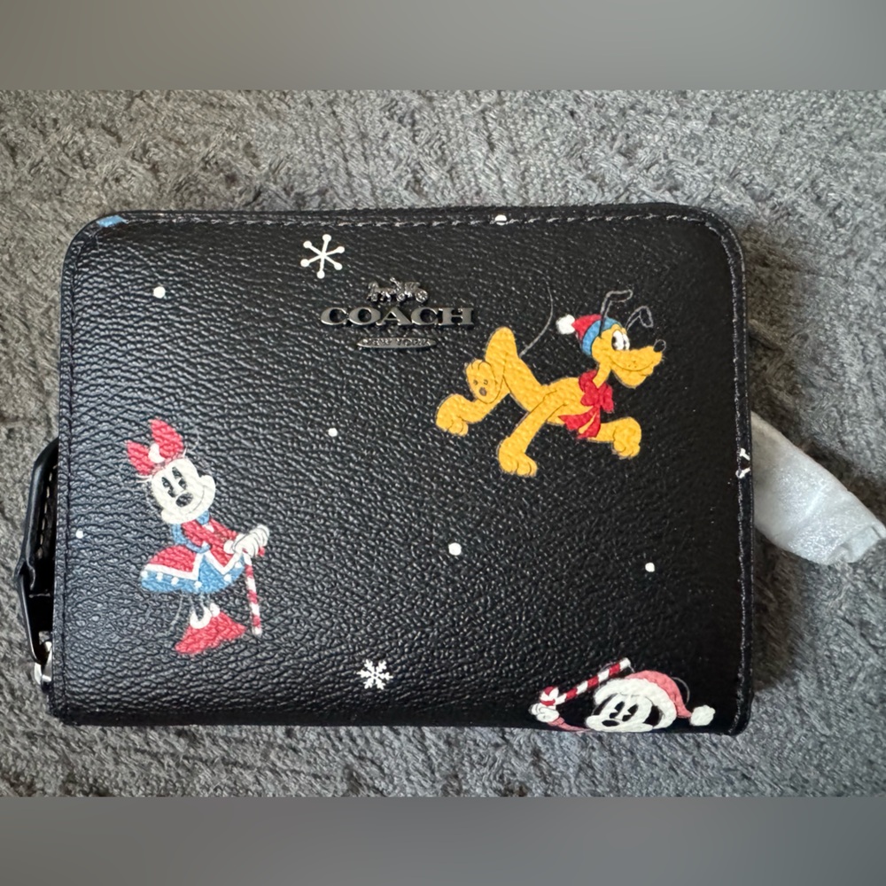 Coach Disney Collab Limited Edition Zip Around Wallet - Printed Canvas NWT $198 - Picture 5 of 9